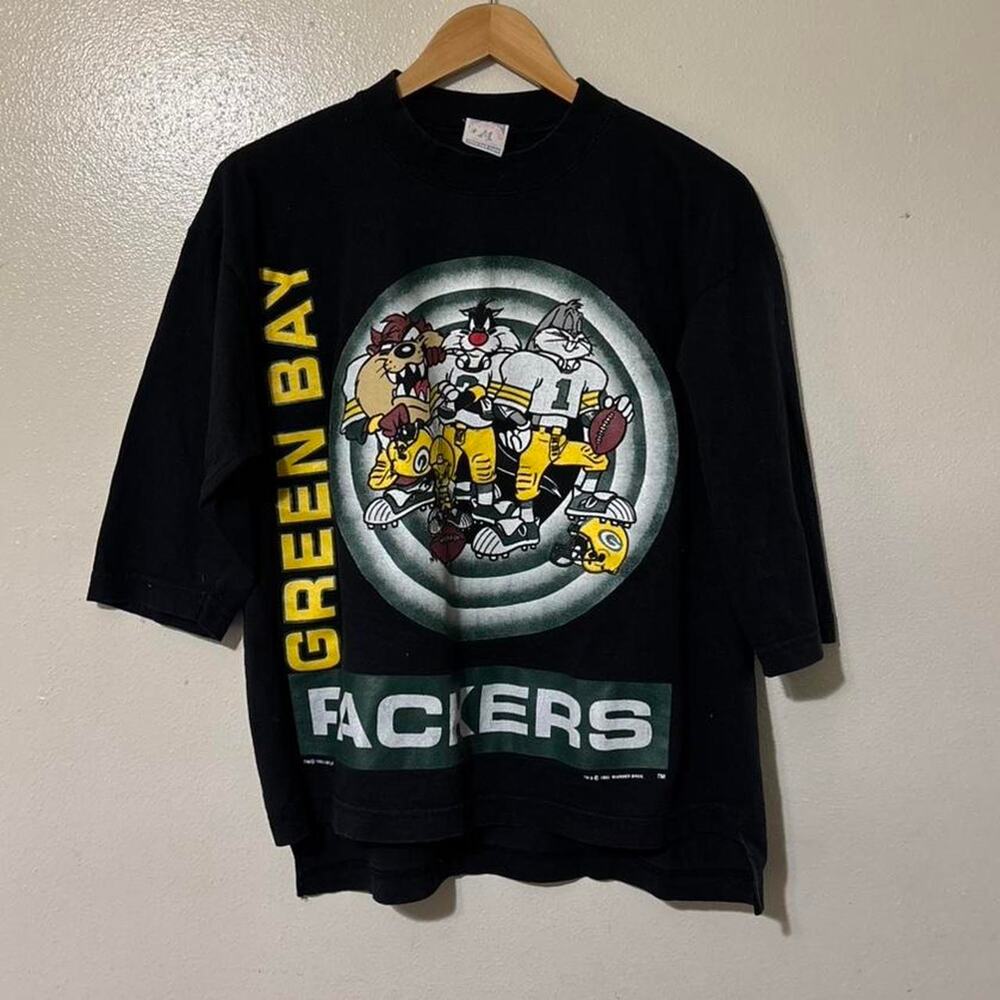 Vintage 1993 Looney Toons Green Bay Packer 3/4 Sleeve Black Graphic T-Shirt